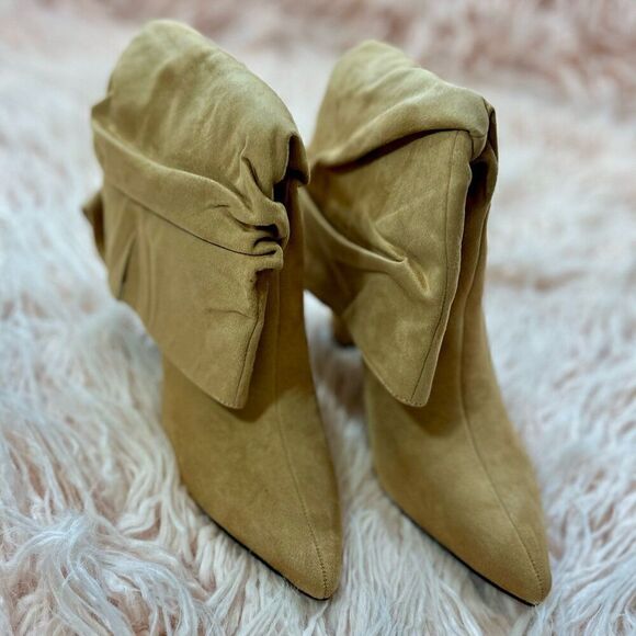 Women’s 9.5 Tan Slouch Boots - Picture 2 of 7